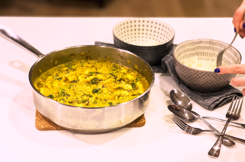 Easy coconut chicken and broccoli curry